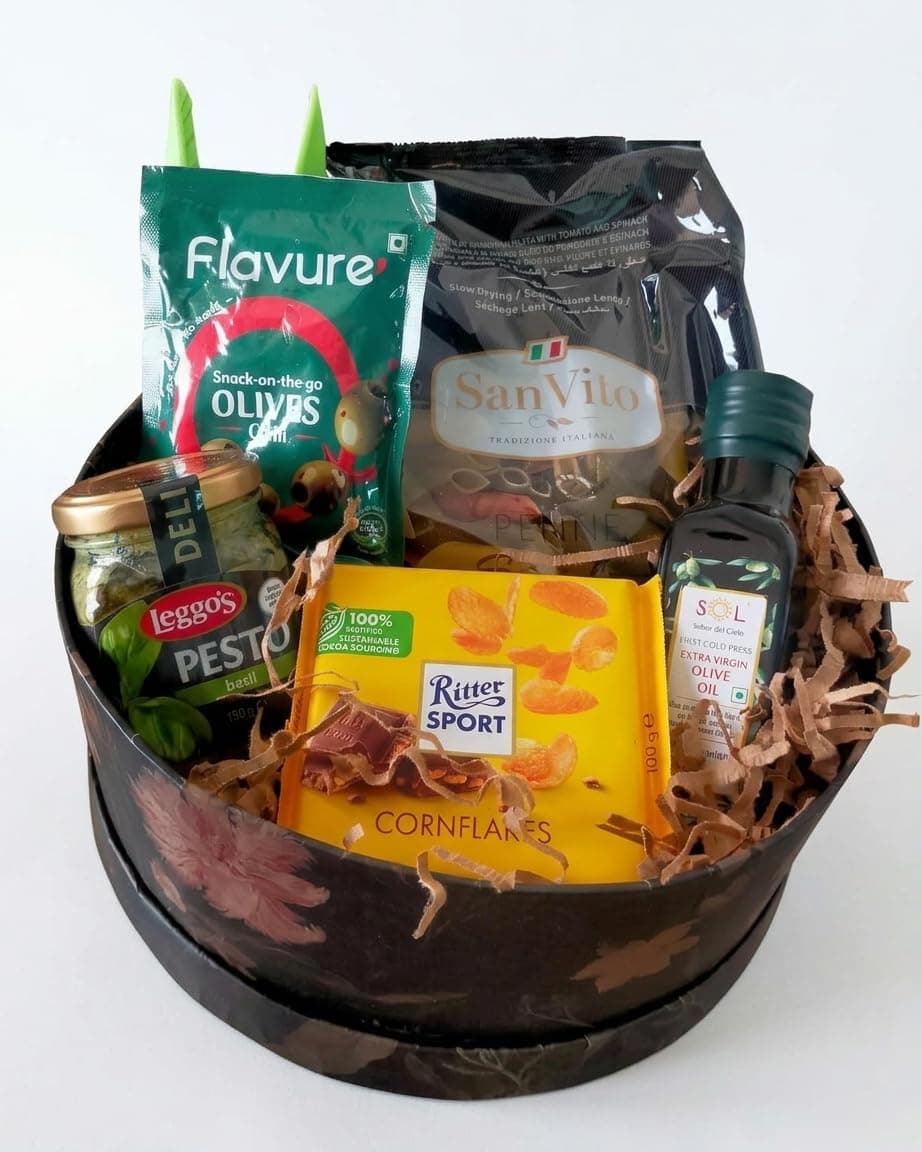 Gift Hamper (5 Items) — Premium Food Basket With Corn Flakes, Olives Chilli, Pesto Basil, Penne Pasta & Olive Oil | Buy Online at ₹2,945 from Gourmet Company